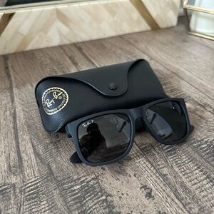 Ray-Ban Justin Classic Sunglasses in Matte Black